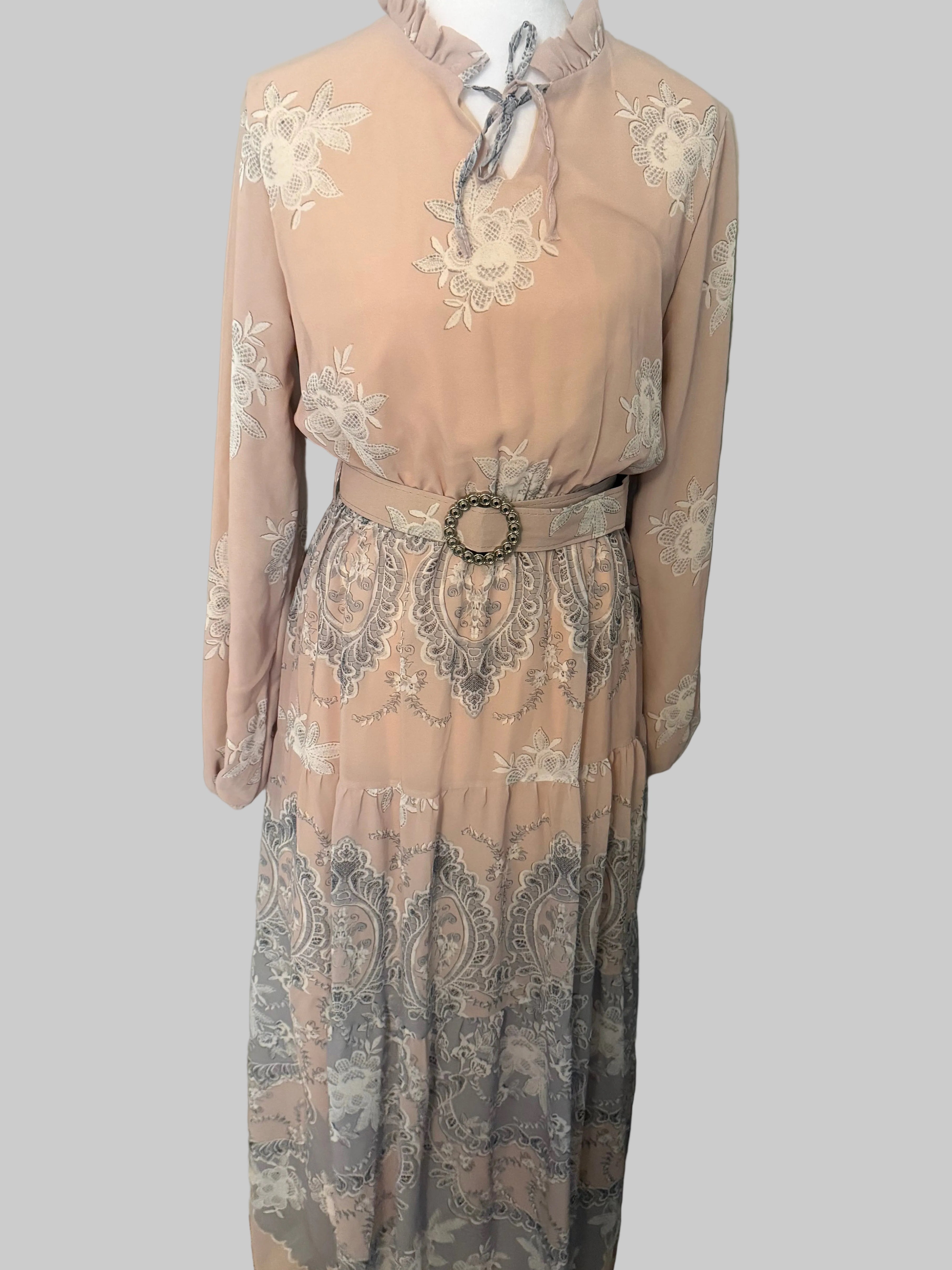 Elegant Chiffon Modest Maxi Dress with Embroidered Lace – Long Sleeve Formal Abaya Dress