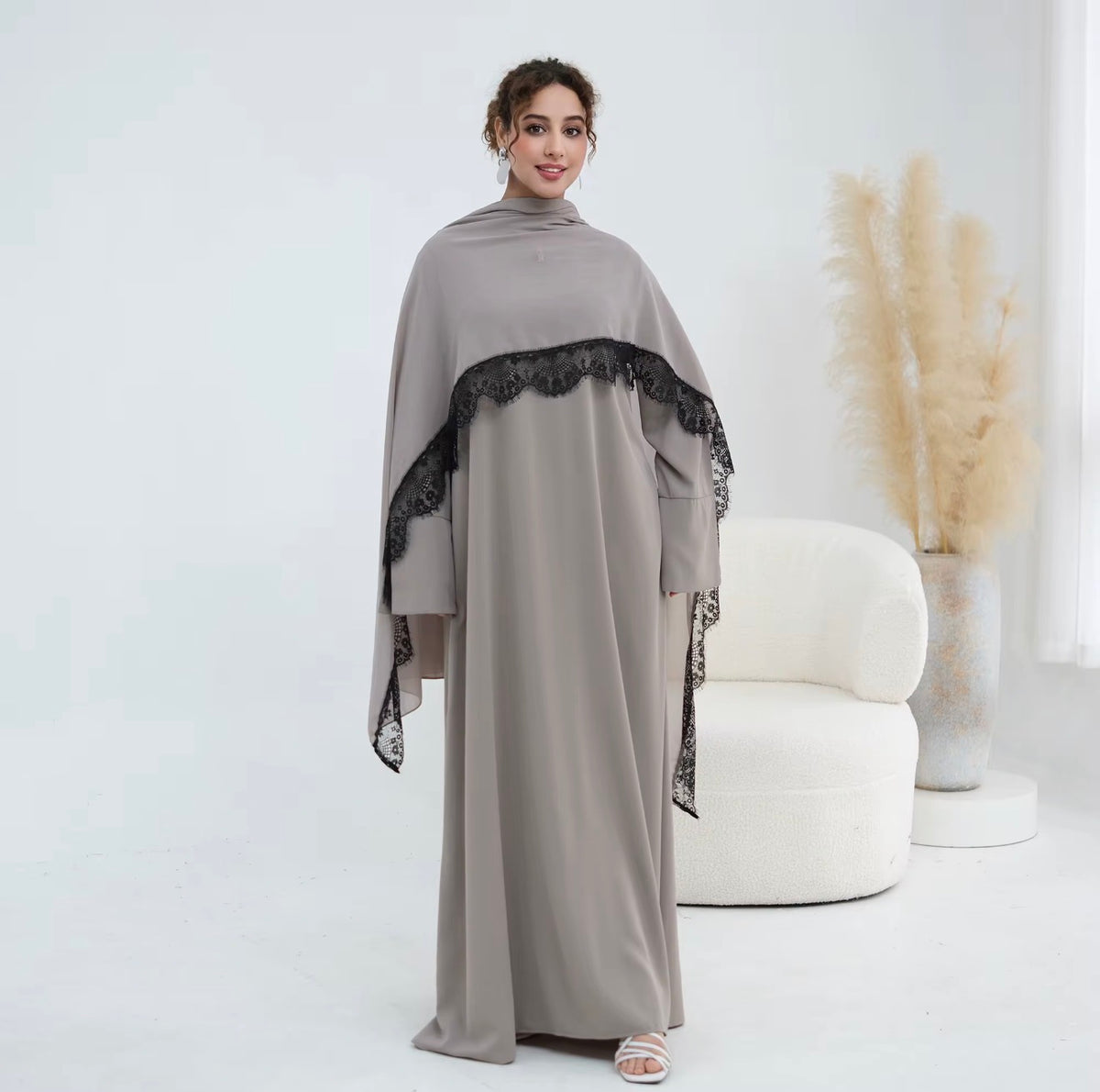 Layali Nida Lace Abaya